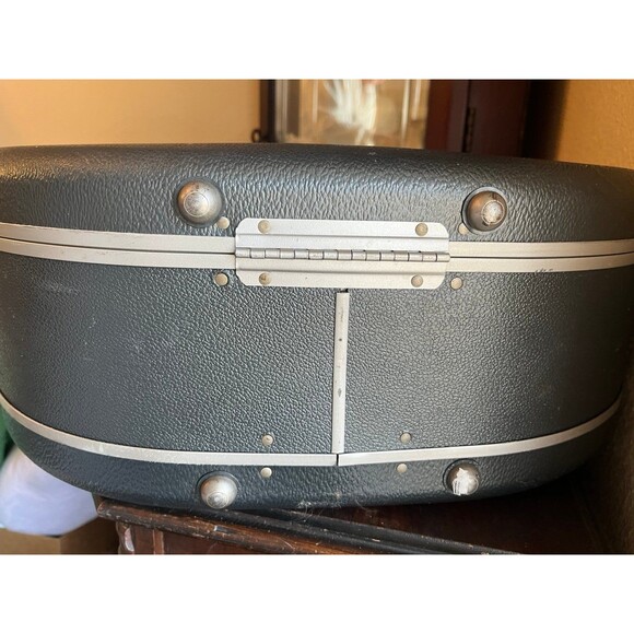 1950s Samsonite Silhouette Round Hard Hat Train Case with Keys - Picture 4 of 10
